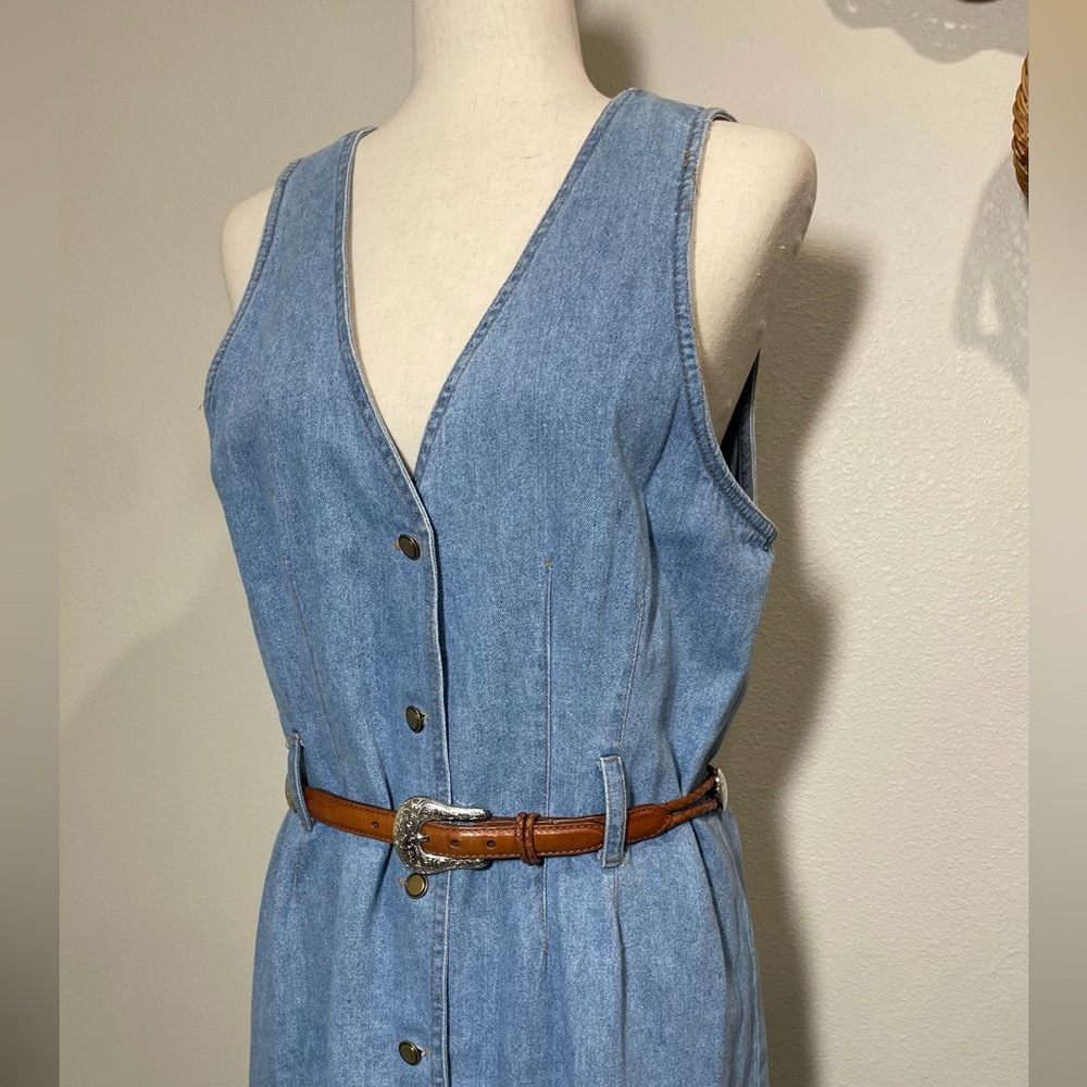 Vintage Chambray Button-Front Midi Dress with Belt - Picture 2 of 14
